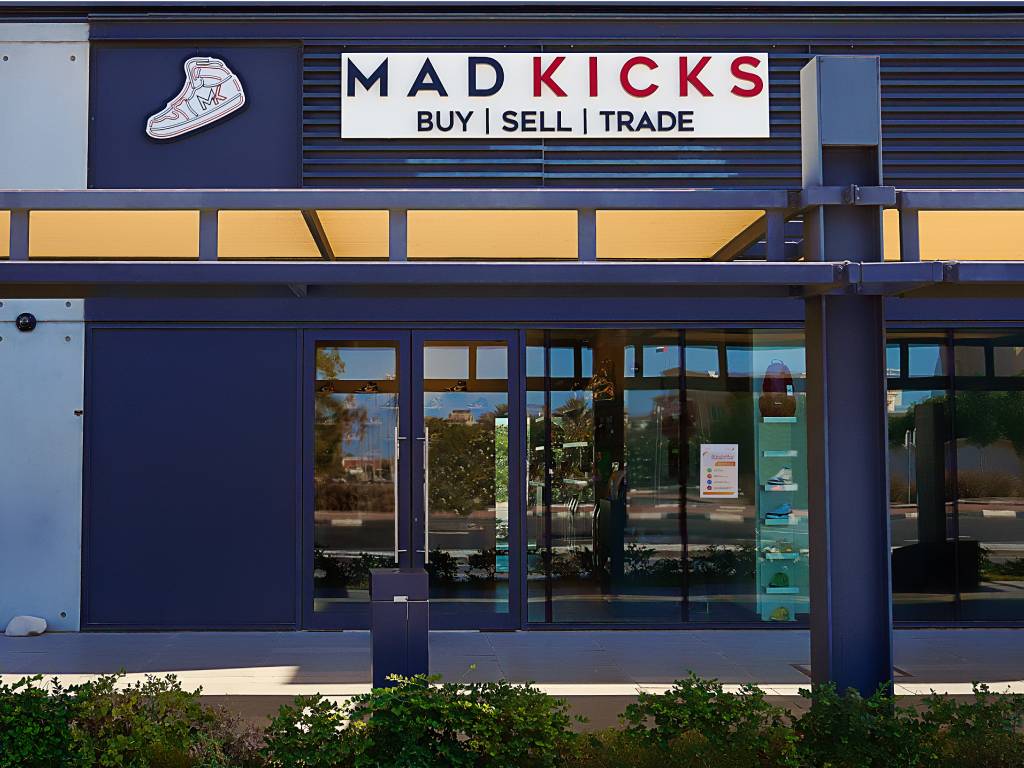 Mad Kicks - Premium Streetwear